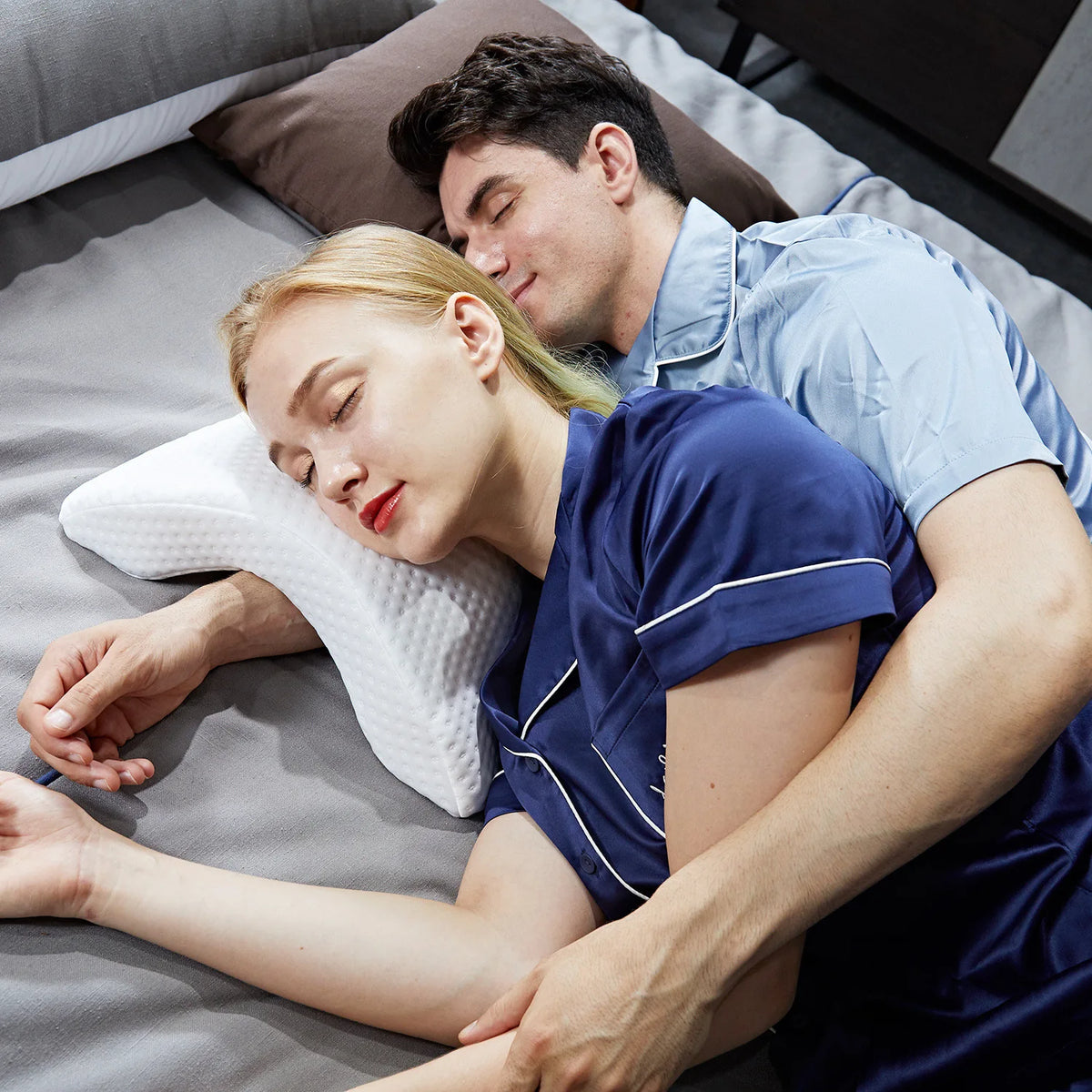 Nordic Nomad Cuddle Pillow – with arm tunnel